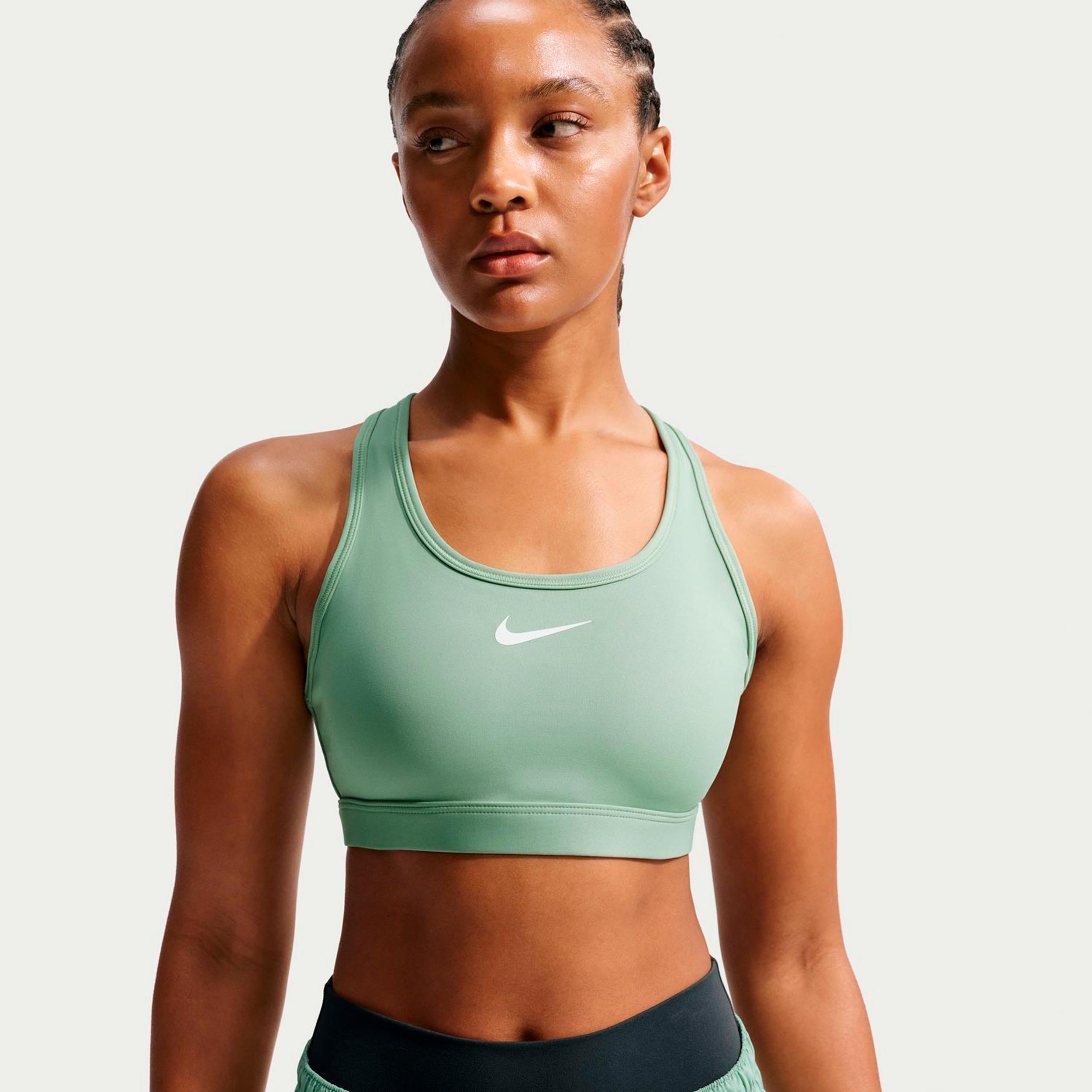Nike Swoosh Medium Sport-bh Dames - salie, wit
