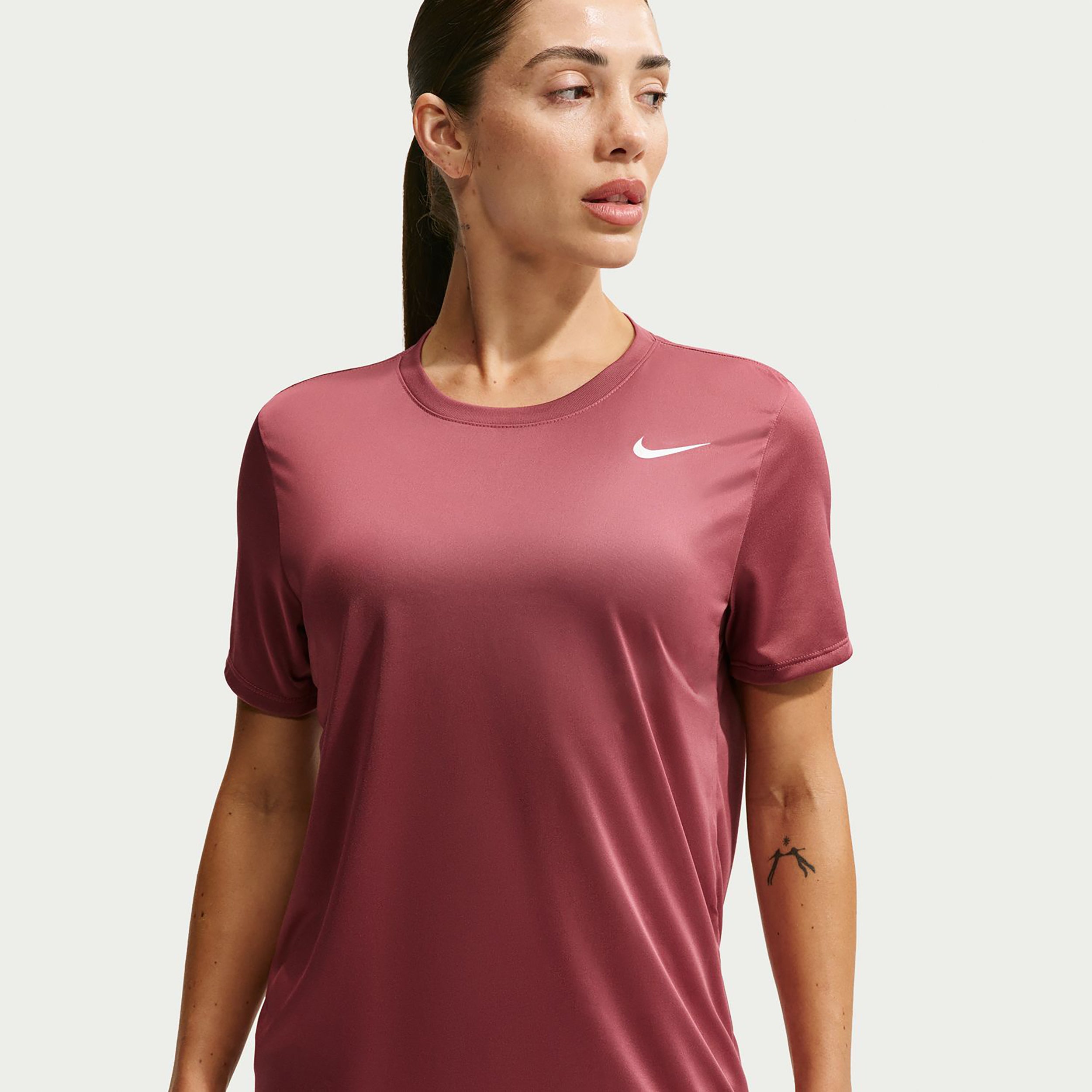 Nike Dri-Fit Regular T-shirt Dames - mauve