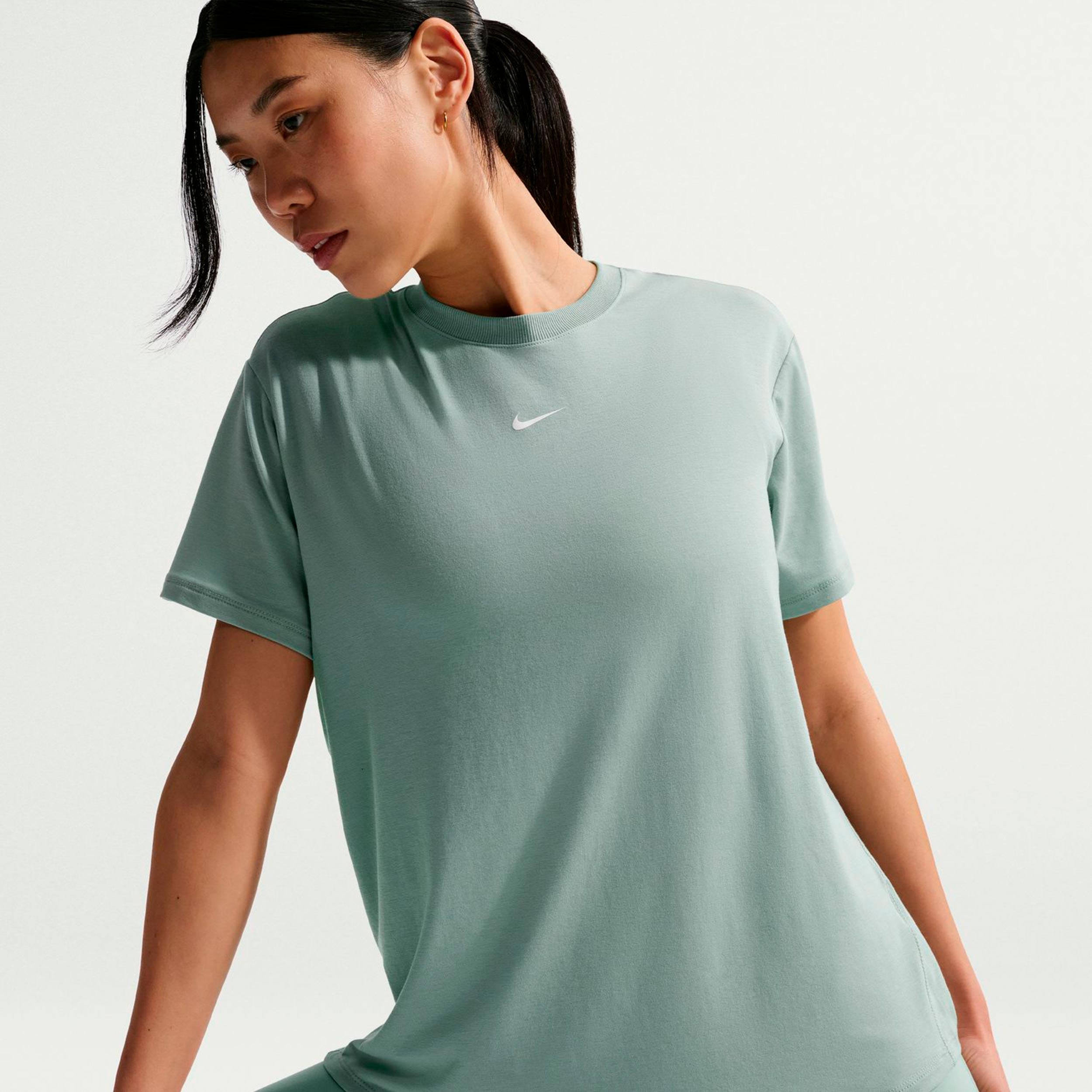 Nike One Relaxed Dri-Fit  T-shirt Femmes - sauge