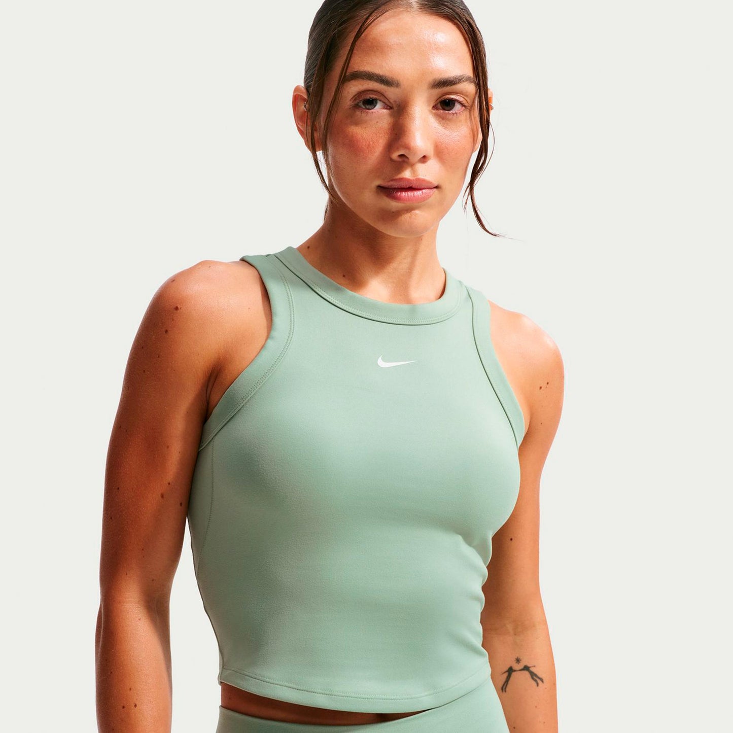 Nike One Fitted Dri-Fit Crop Débardeur tank top Femmes - sauge