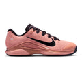 Aryna Sabalenka Nike Vapor 12 Premium Allcourt schoen Dames-brons, zwart