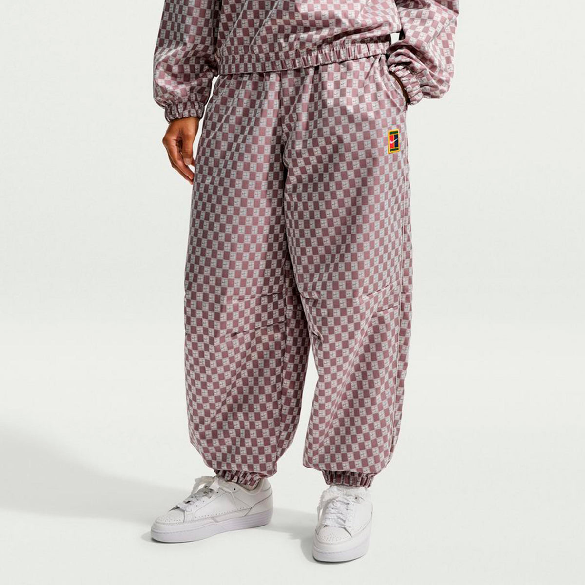 Nike Mid-Rise Oversized Trainingsbroek Dames - bruin